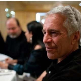 Билл Гейтс, «Лолита»: Демократтар Эпштейн мұрағатынан жаңа фотосуреттер жариялады