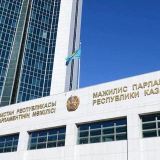 Депутаттар қанша табыс табады: Мәжіліс бірнеше депутаттың декларациясын жариялады