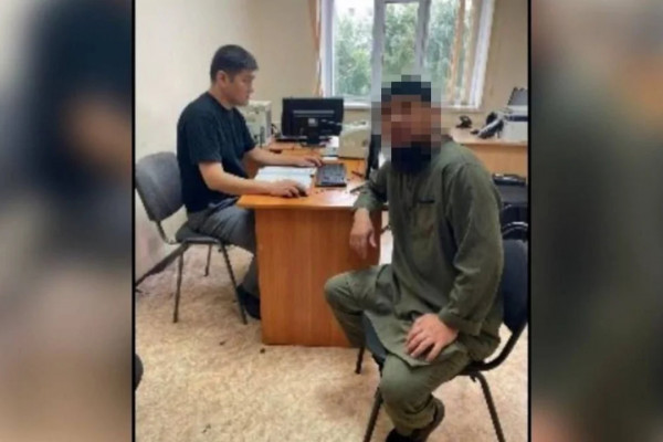 Орталық мешіт ішінде қызға сексуалдық ұсыныс жасап тиіскен ақтөбелік жазаланды