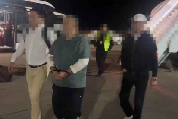 300 млн теңгеден аса заңсыз мұнай саудасына қатысы бар күдікті Дубайдан елге жеткізілді