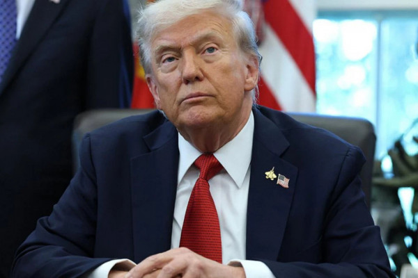 Трамп 17 қазанда Зеленскиймен кездесетінін растады