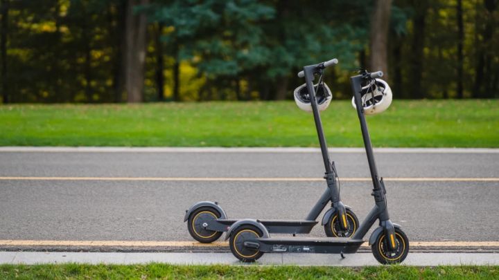 Енді Алматы, Астана және Шымкент қалаларында самокатты дұрыс орынға қоймағандар айыппұл арқалайды