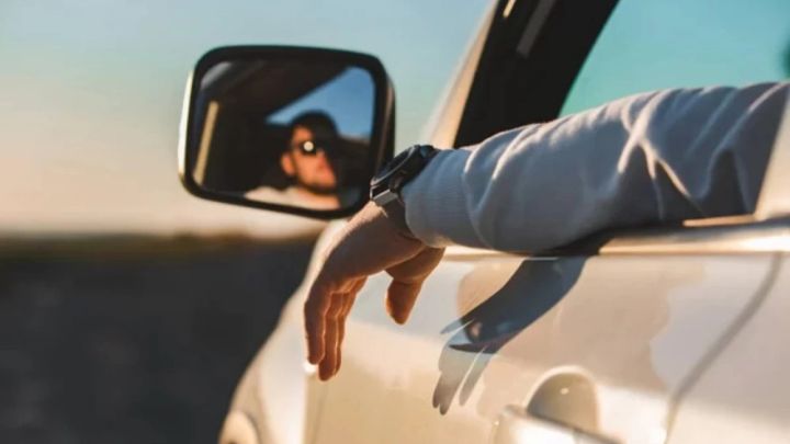Қазақстанда енді көлік терезесінен қолын шығарғандарға айыппұл салынады