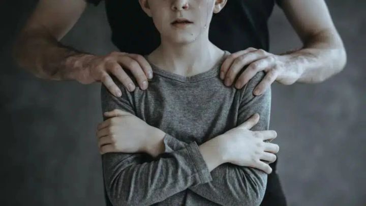 Қазақстанда педофилдерді түрмеден босатылғанға дейін кастрациялау ұсынылды