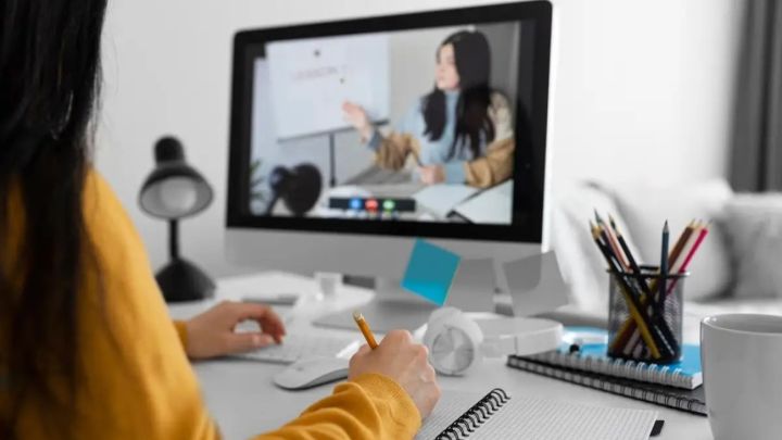 ЖРВИ-дің өршуі: Қазақстанда 900 мектеп қашықтан оқытуға көшті