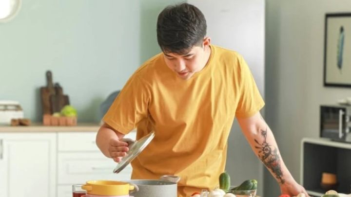 28 жастағы жігіт ата-анасымен бірге тұрып, миллиондап ақша тапқан