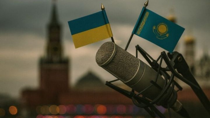 «Микрофонды бер…»: Петербор радиосын басып алған қазақ Кремльге қарсы тосын үндеу жасады