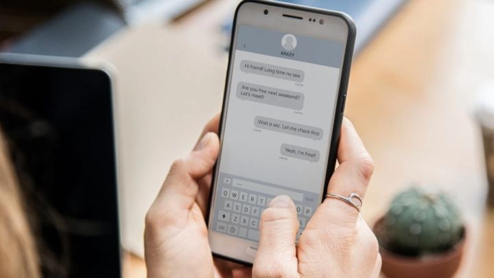 Тауар сатып алсаңыз WhatsApp-тағы хат алмасу келісімшарттың бір бөлігі болады: Заңға жаңа норма енгізілмек