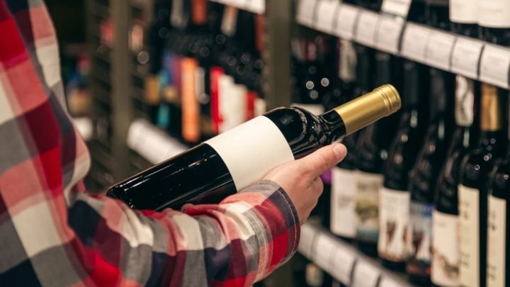 Қазақстанда кешкі сағат 20:00-ден кейін дүкендерде алкоголь сатуға тыйым салу ұсынылды