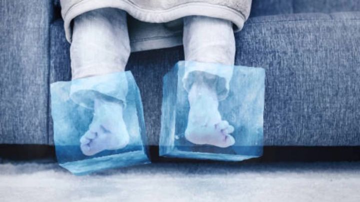 Аяғыңыз үнемі тоңып жүре ме? – дәрігерлер бұл кей аурулардың белгісі болуы мүмкін екенін айтады