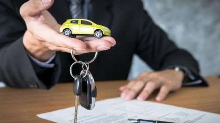 Шетелден көлік алмақ болған ер адам сан соғып қалды: «Делдалдарға» үкім шықты