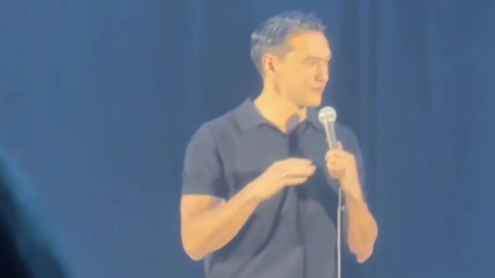 «Қылмыскерді көруге келдіңдер ме?» Нұрлан Сабуров алғашқы концертін берді