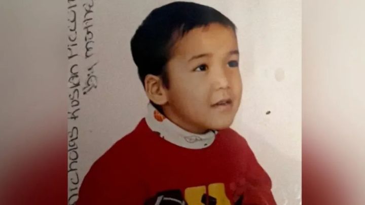 Америкалықтар асырап алған ер адам Қазақстандағы ата-анасына іздеу салды