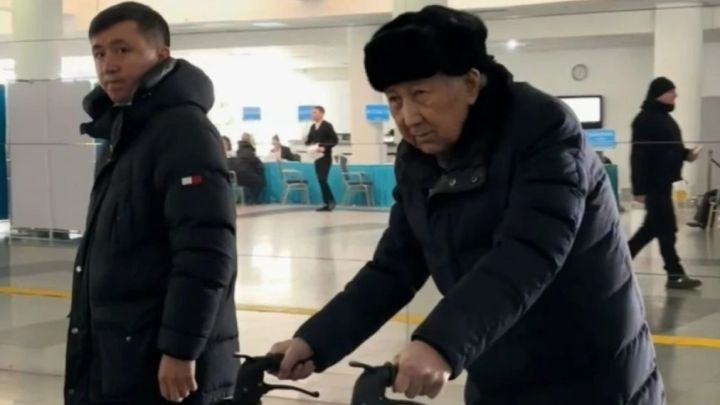 Мырзатай Жолдасбеков референдумға қатысып, өз таңдауын жасады