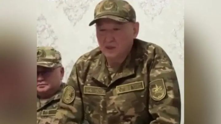 «Балаларыңызды аман алып қала алмадық»: қорғаныс министрі қаза тапқан сарбаздардың жақындарынан кешірім сұрады
