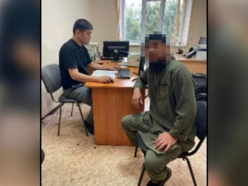 Орталық мешіт ішінде қызға сексуалдық ұсыныс жасап тиіскен ақтөбелік жазаланды