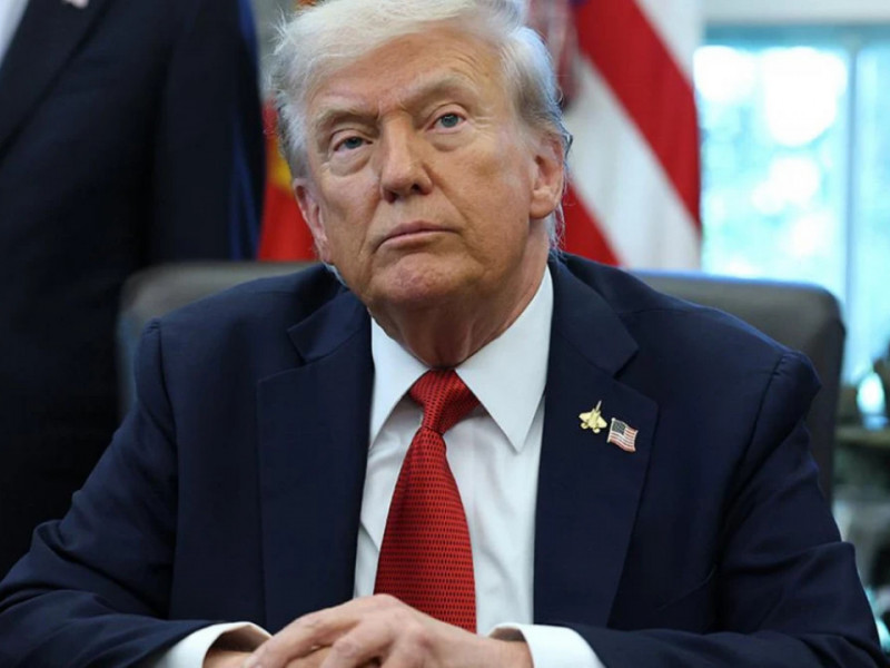 Трамп 17 қазанда Зеленскиймен кездесетінін растады